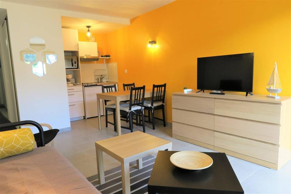 Bel Appartement neuf 2 à 4 pers à 100m de la plage à PERROS-GUIREC - Réf 856 Apartment in Perros-Guirec