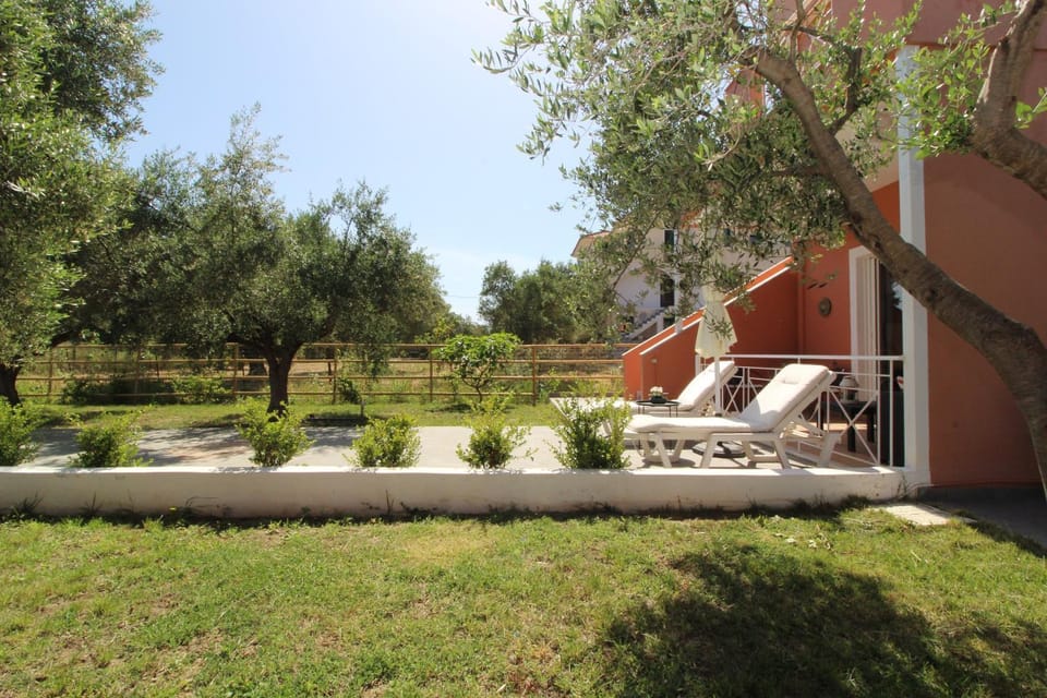 Malvazios Mavrovouni Beach House Left Apartment in Peloponnese Region