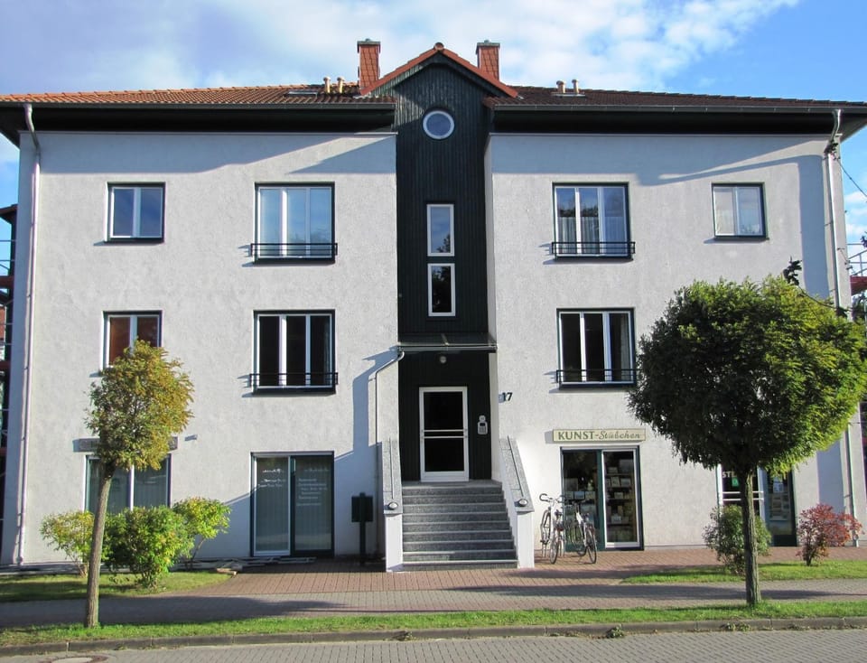 Property building, Facade/entrance