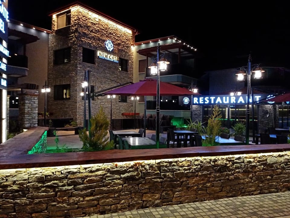 Property building, Restaurant/places to eat, Night