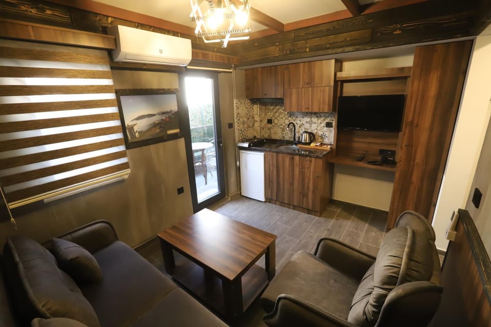 TV and multimedia, Kitchen or kitchenette, Seating area, Dining area, oven