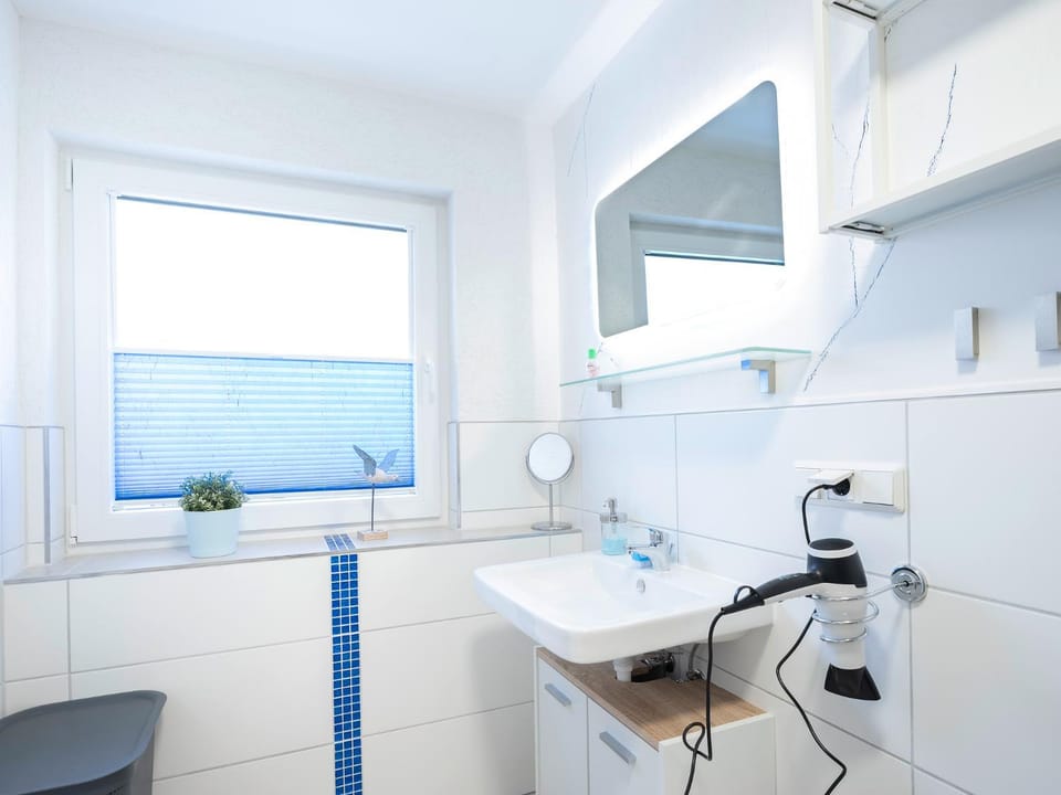 Bathroom, Decorative detail