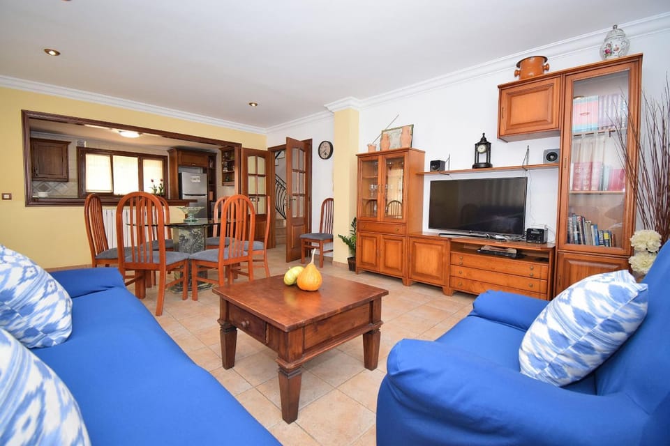 Communal lounge/ TV room, Living room