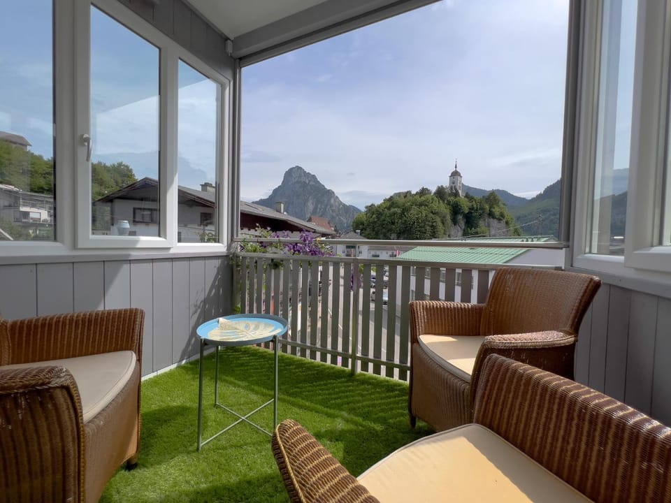 Balcony/Terrace, Mountain view