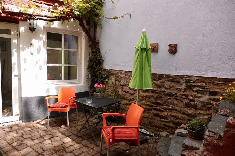 Patio, Seating area