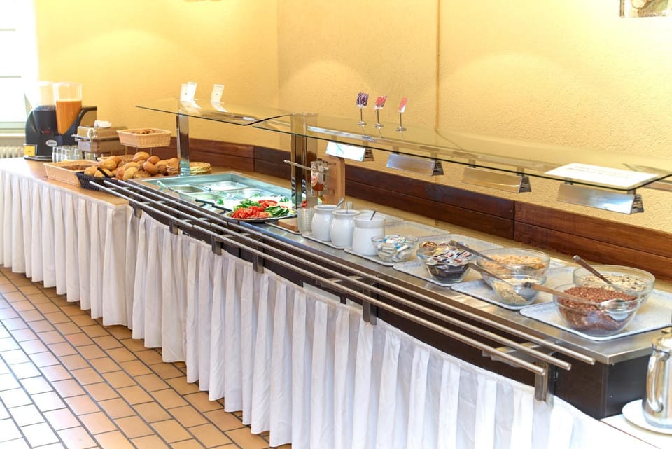 Breakfast, Continental breakfast