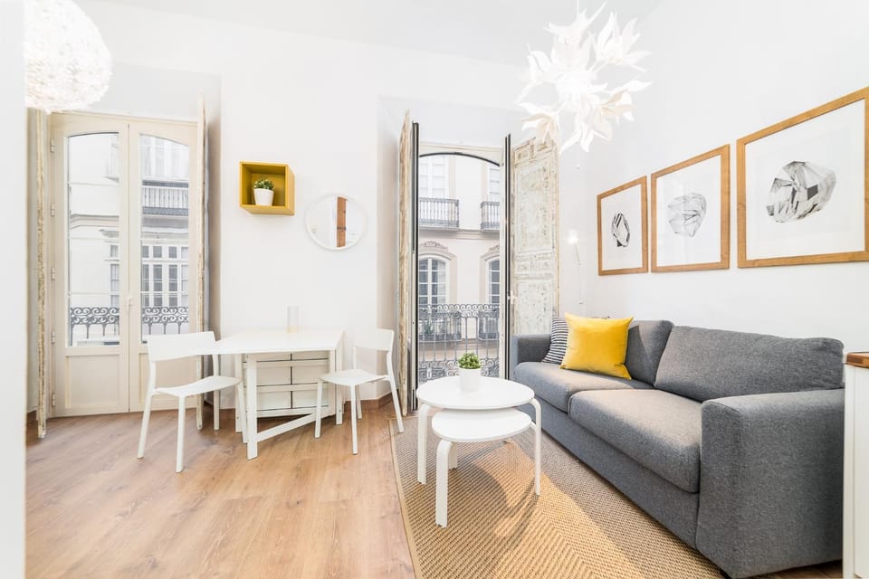 Living room, Seating area, Dining area