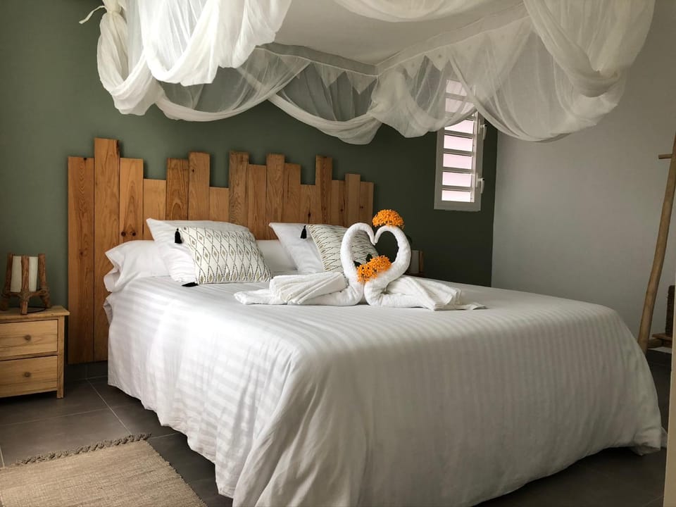 Bed, Photo of the whole room