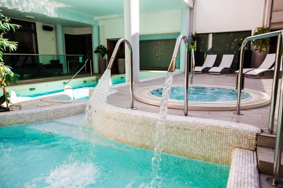 Hot Tub, Pool view, Swimming pool