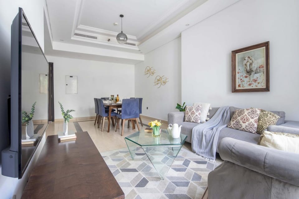 TV and multimedia, Living room, Other, Seating area, Dining area, air conditioner