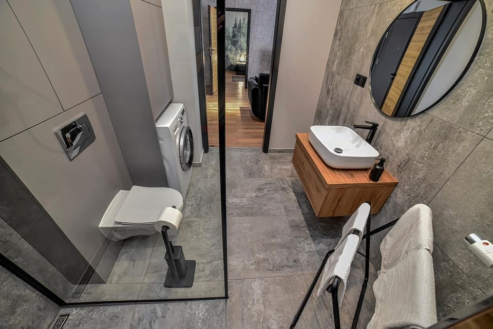 Toilet, Bathroom, towels