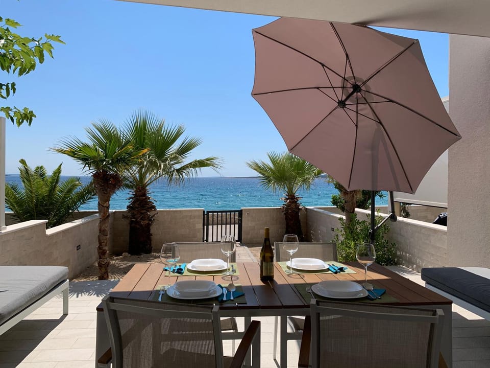 Garden, Garden, Balcony/Terrace, Garden view, Sea view
