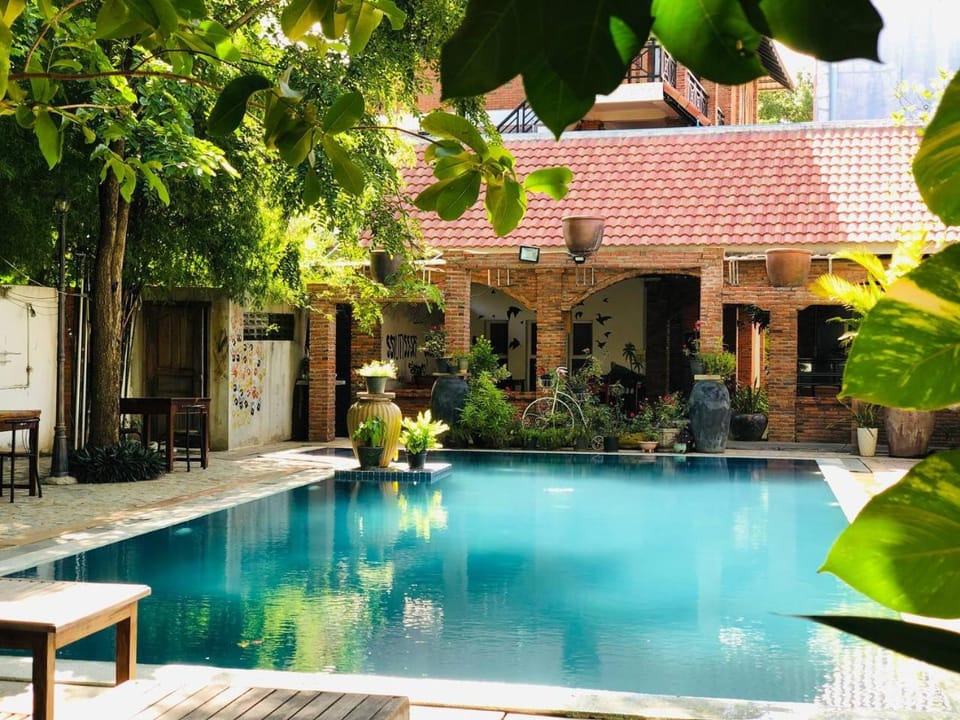 Swimming pool