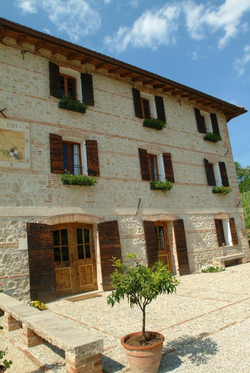 Property building, Facade/entrance