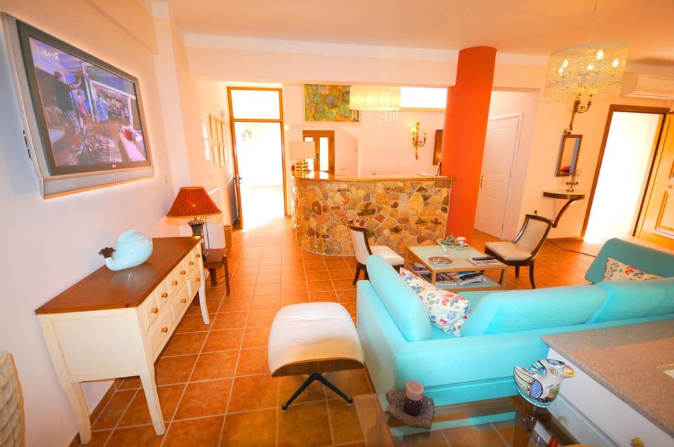 Communal lounge/ TV room, Lobby or reception