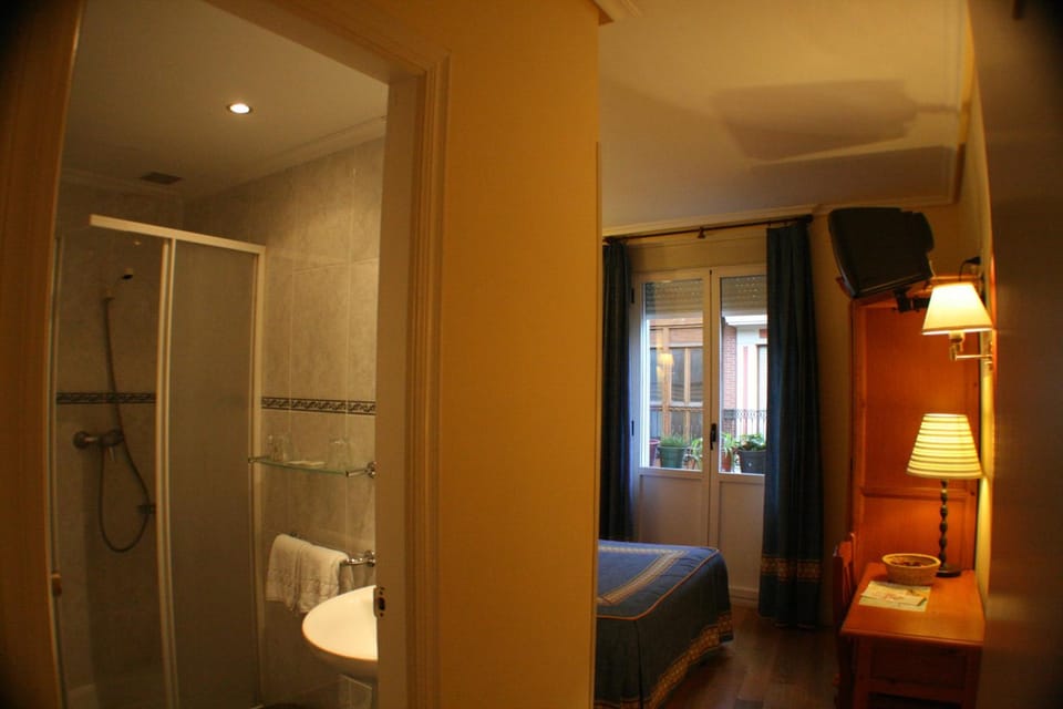 Bathroom, Photo of the whole room