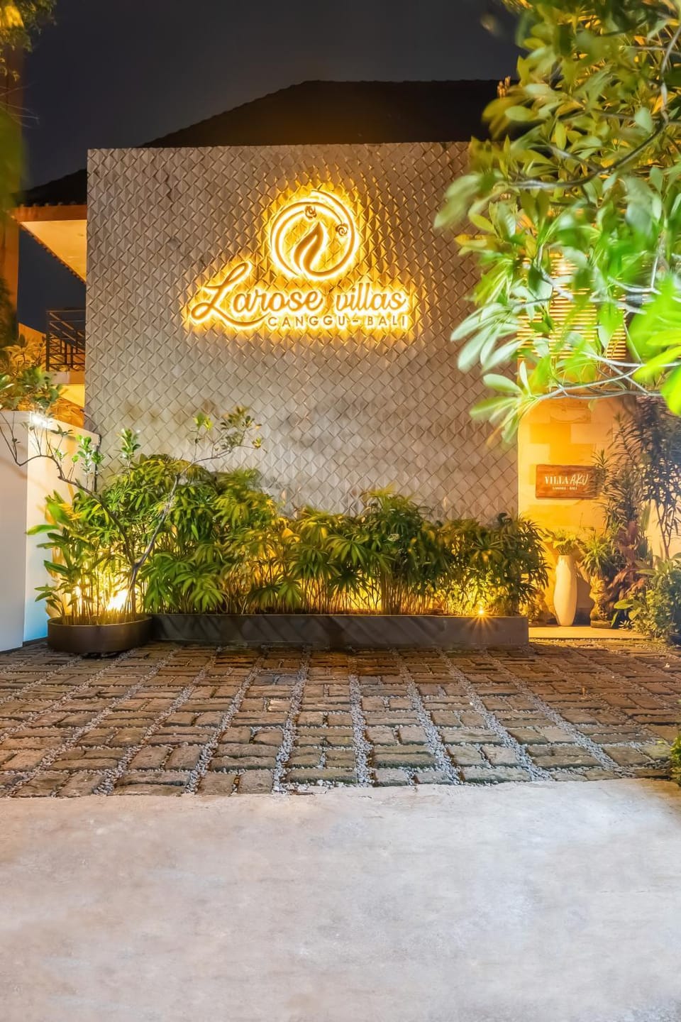 Facade/entrance