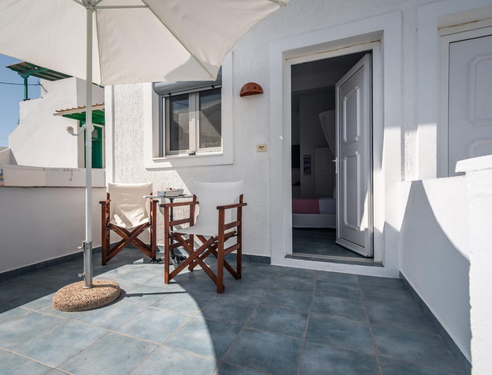Patio, Facade/entrance