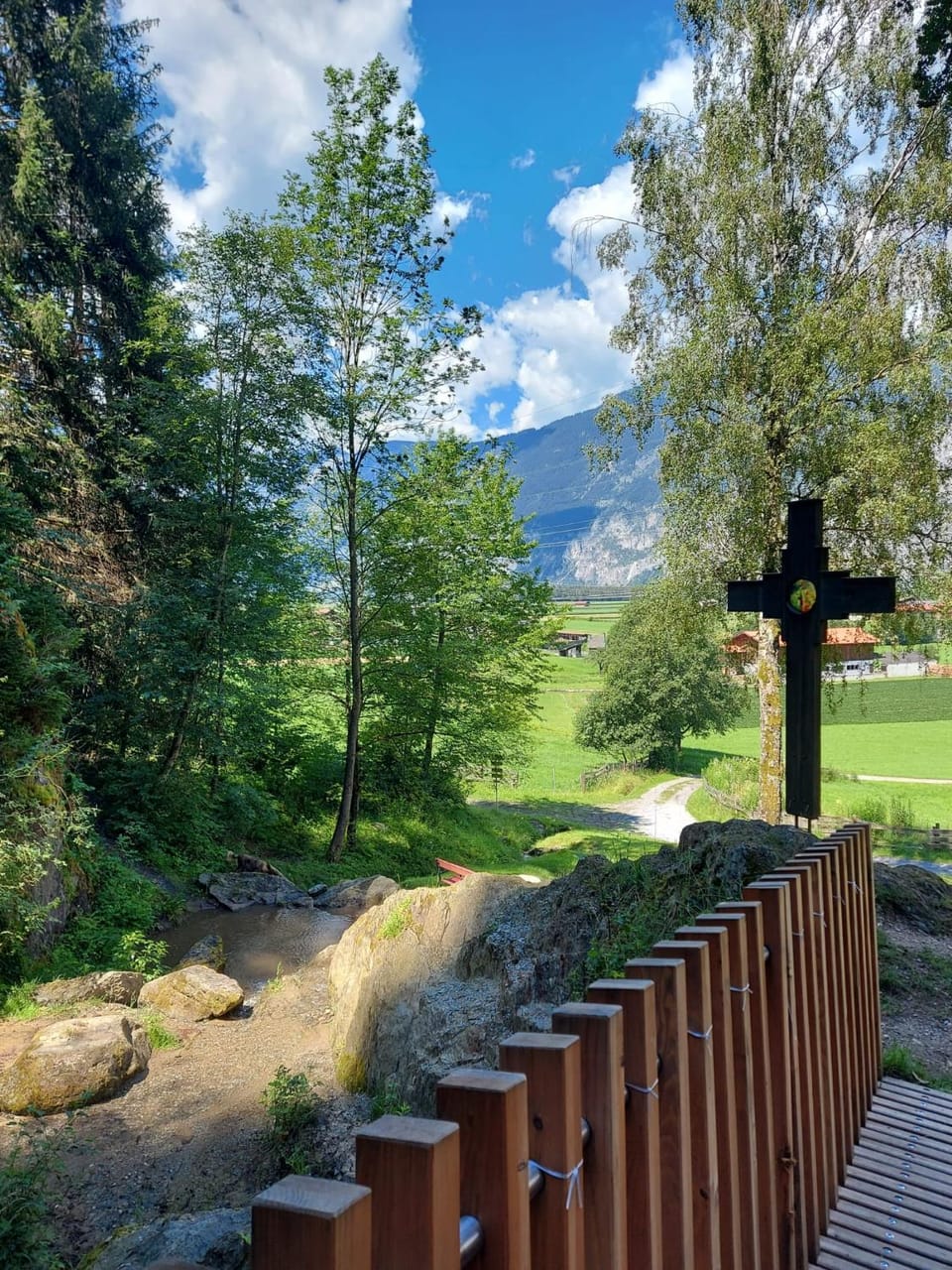 Nearby landmark, Natural landscape