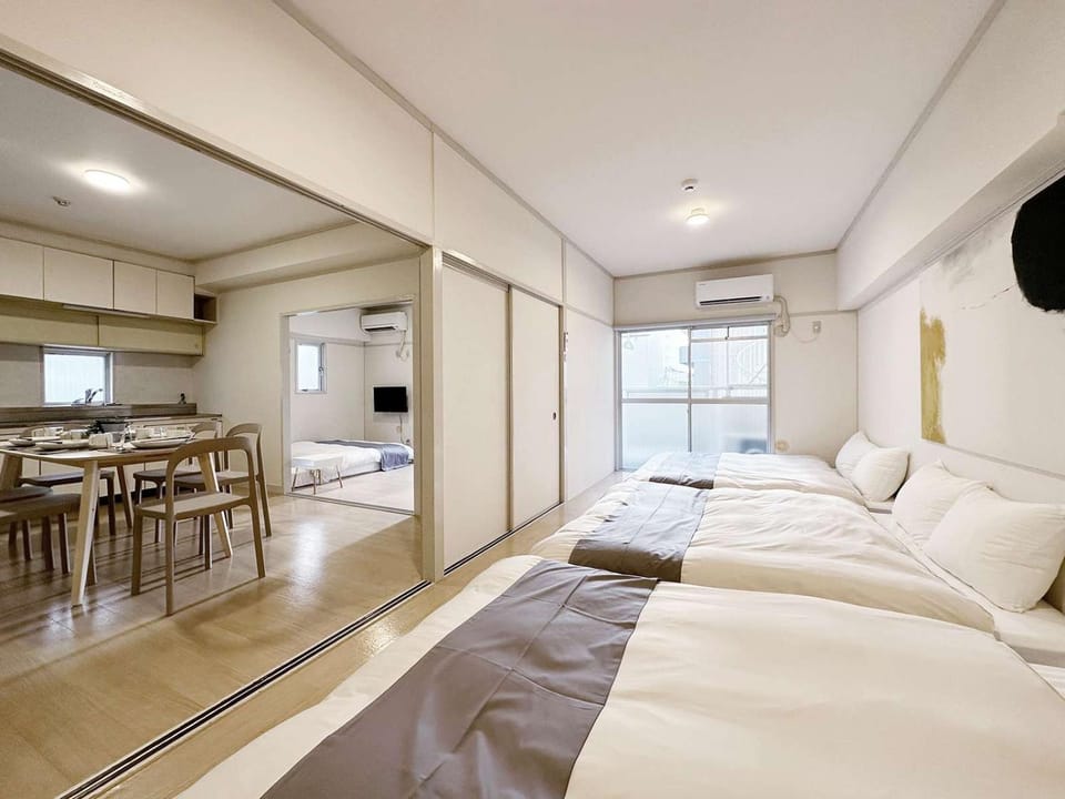 Bed, Kitchen or kitchenette, Dining area, Bedroom