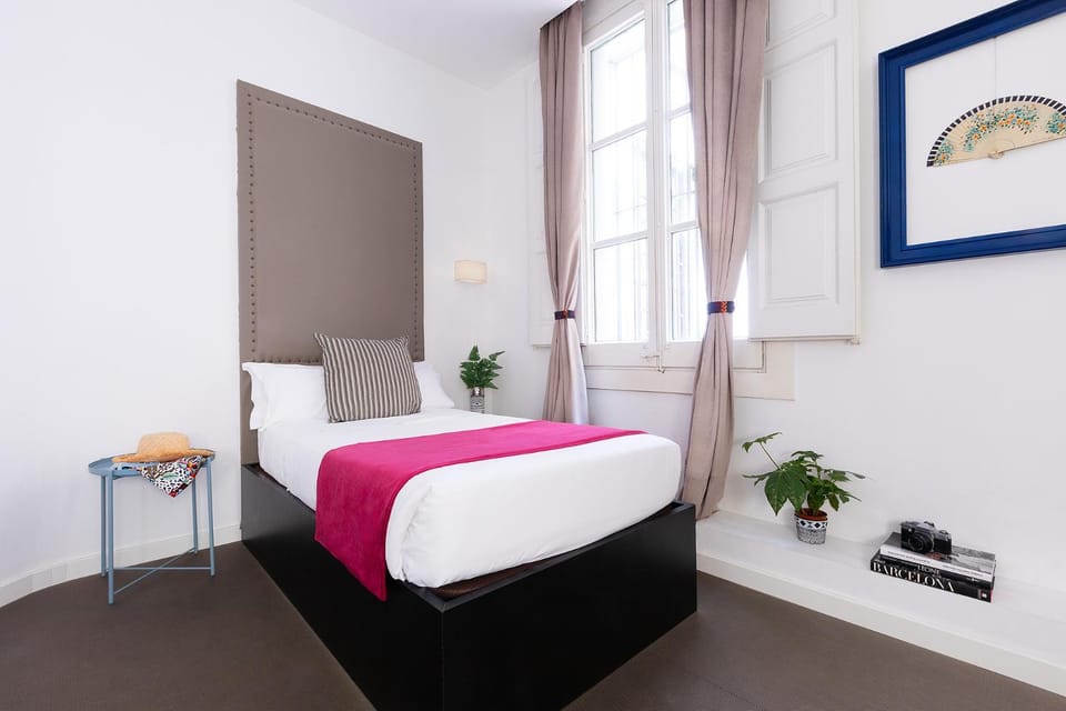 Amra Barcelona Caspe Bed and Breakfast in Barcelona