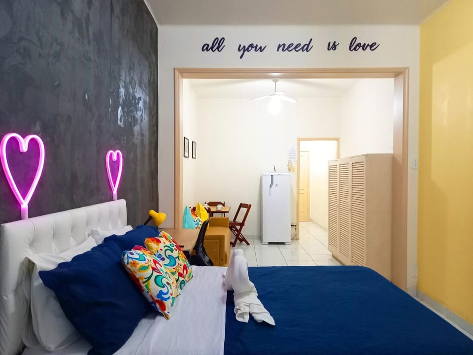 Espaçoso apto na Praia de Copacabana TC1010 Apartment in Rio de Janeiro