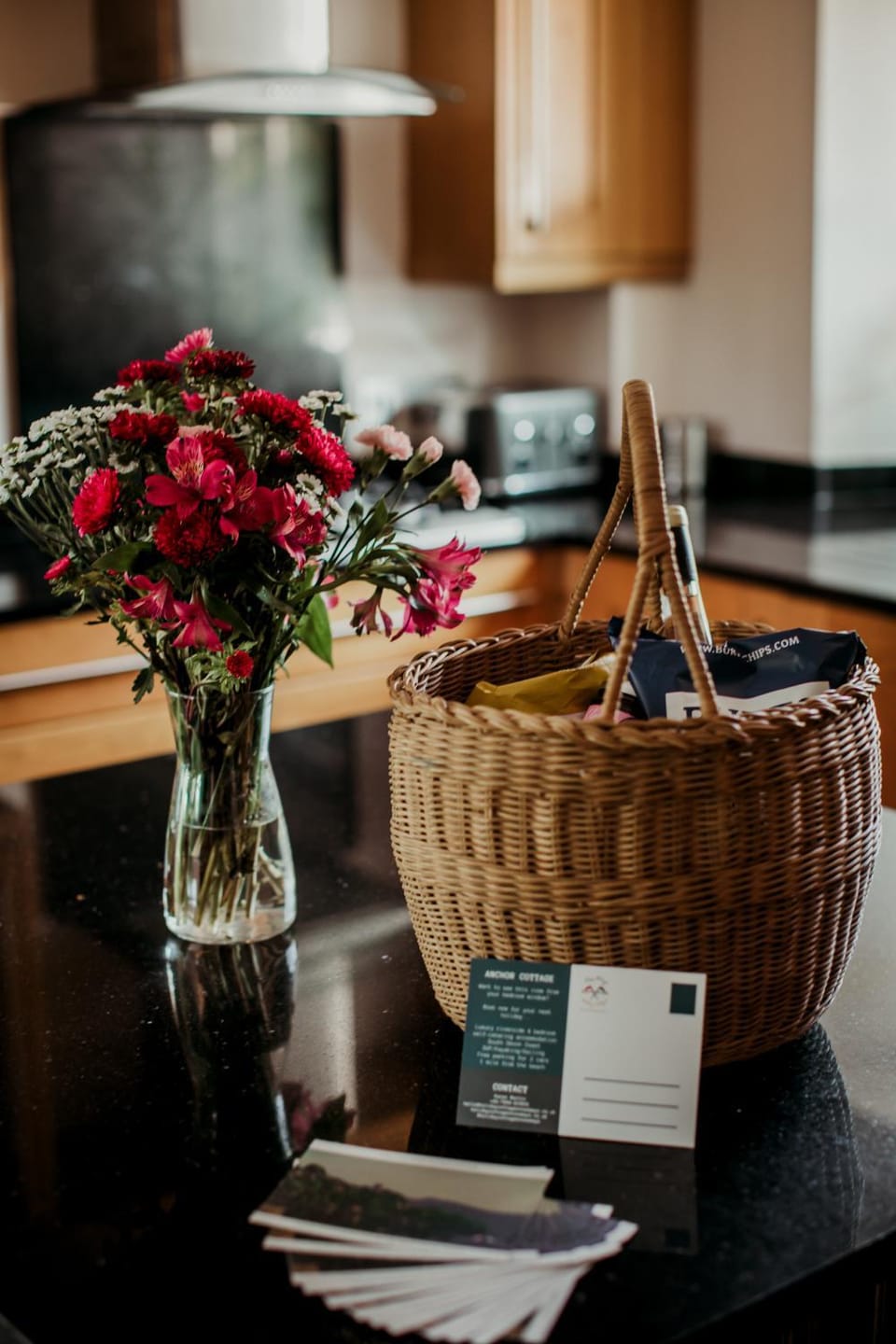 Kitchen or kitchenette, Food, Alcoholic drinks