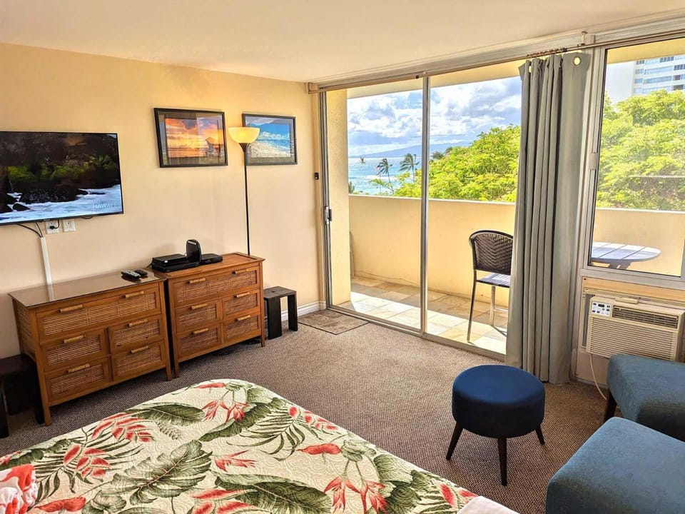 Diamond Head Beach #805 Apartment in Honolulu