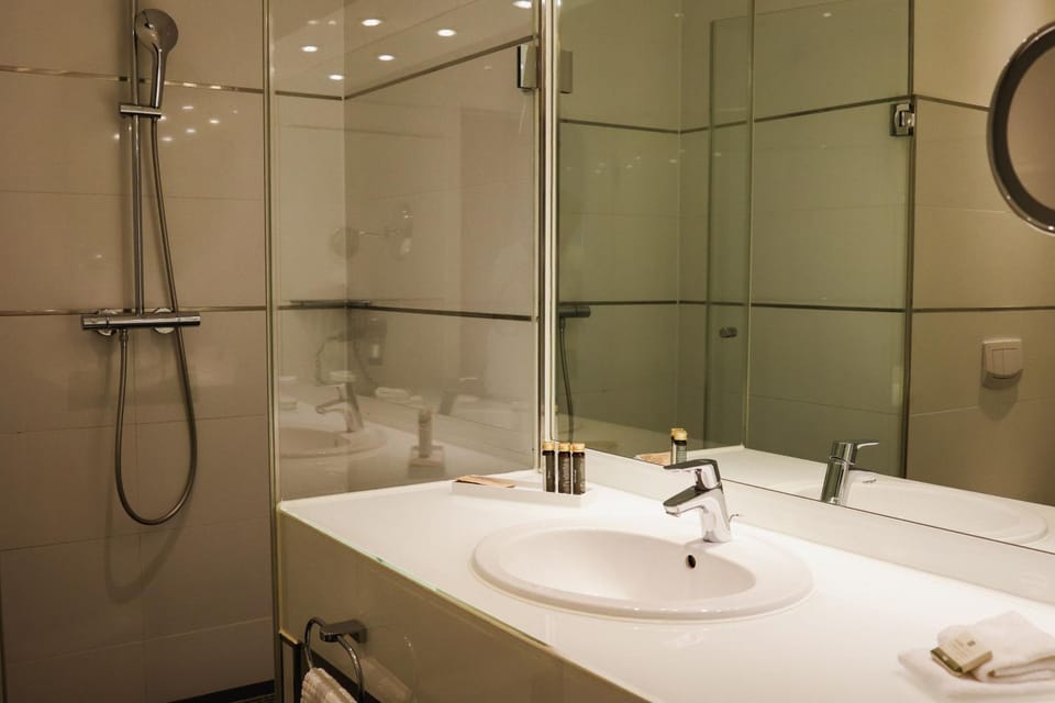 Shower, Toilet, Bathroom