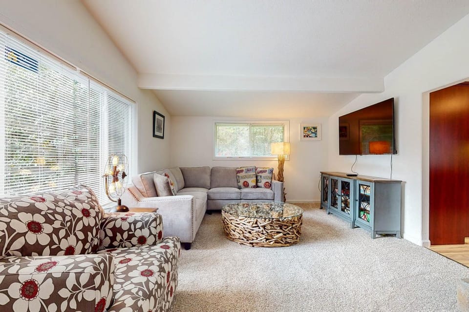 Abalone Rose House in Newport