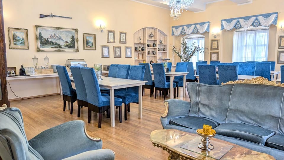 Restaurant/places to eat, Coffee/tea facilities, Dining area, Breakfast, Buffet breakfast