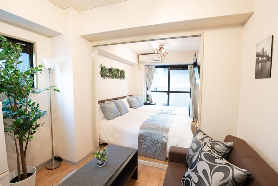 Bed, Living room, Photo of the whole room, Seating area, Bedroom