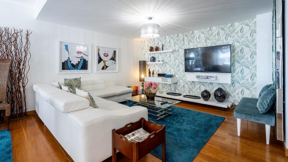 Communal lounge/ TV room, TV and multimedia, Living room, Seating area