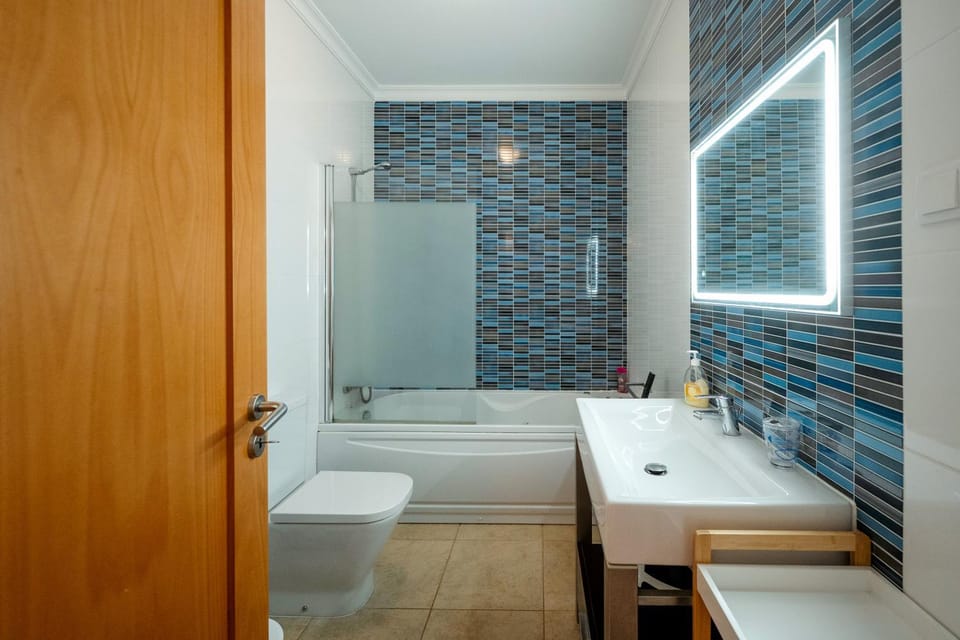 Shower, Toilet, Bathroom, Bath