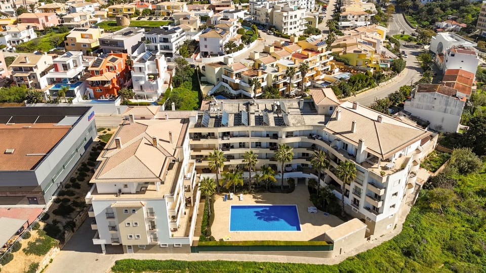 Neighbourhood, Bird's eye view, Swimming pool