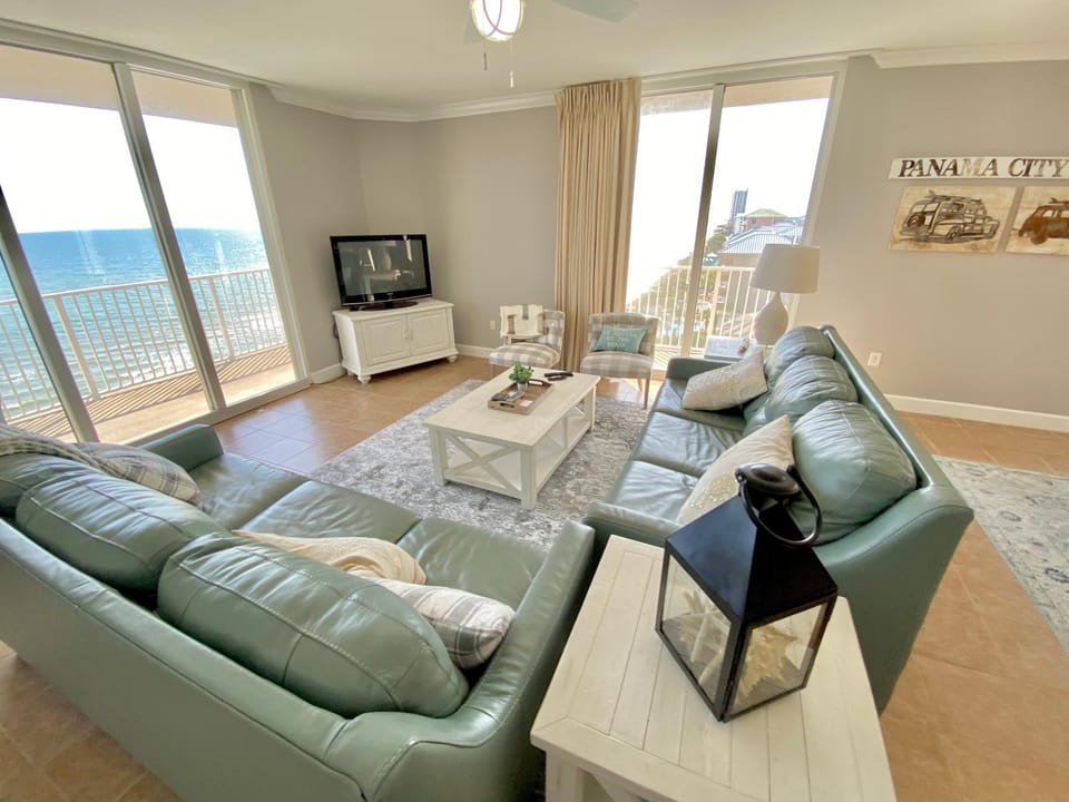 Happy Ours 2200 sq ft corner beachfront sleeps 12 Apartment in Panama City Beach