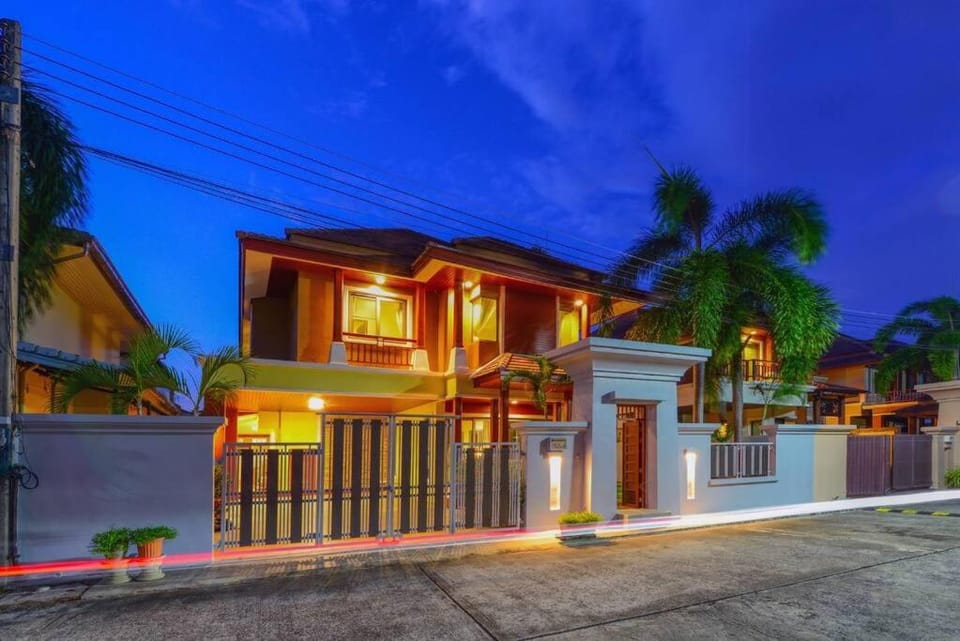 74 Patong villa walk to Bangla Rd in 10min 3 room cozy modern style Villa in Patong