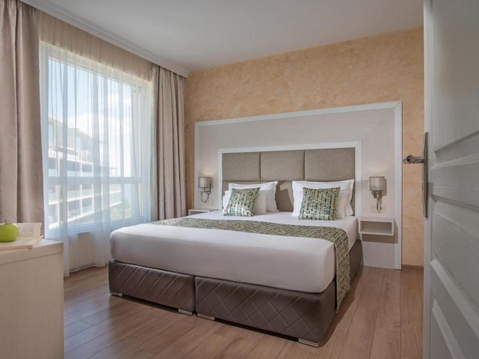 Marina Sands Bijou Boutique is an excellent choice for travelers visiting Obzor Bed and Breakfast in Burgas Province