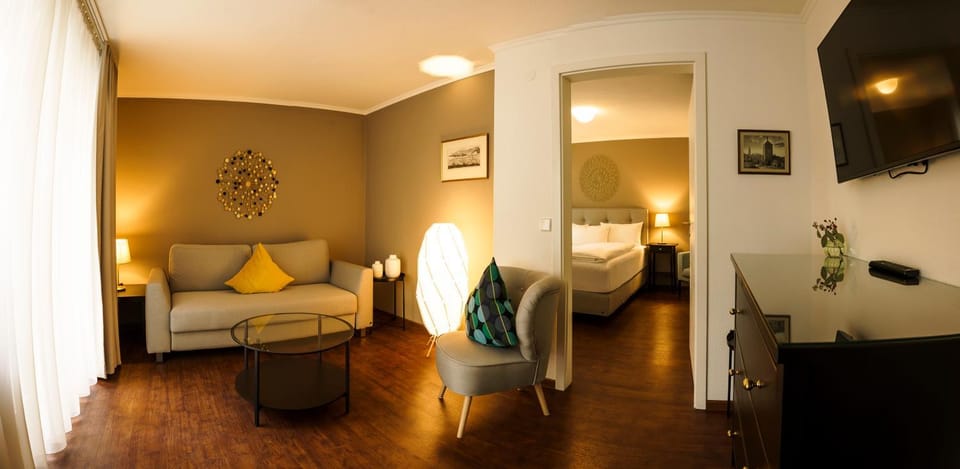 Bed, Living room, Photo of the whole room, Seating area