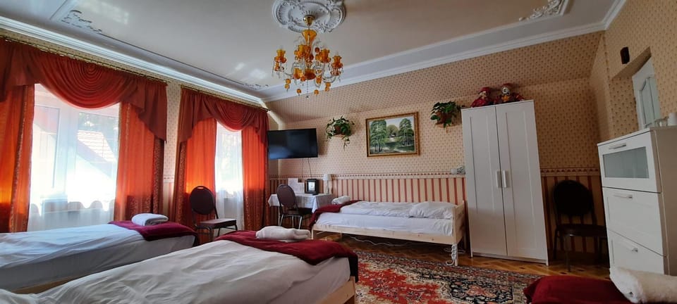 Noclegi Sylana Bed and Breakfast in Warsaw