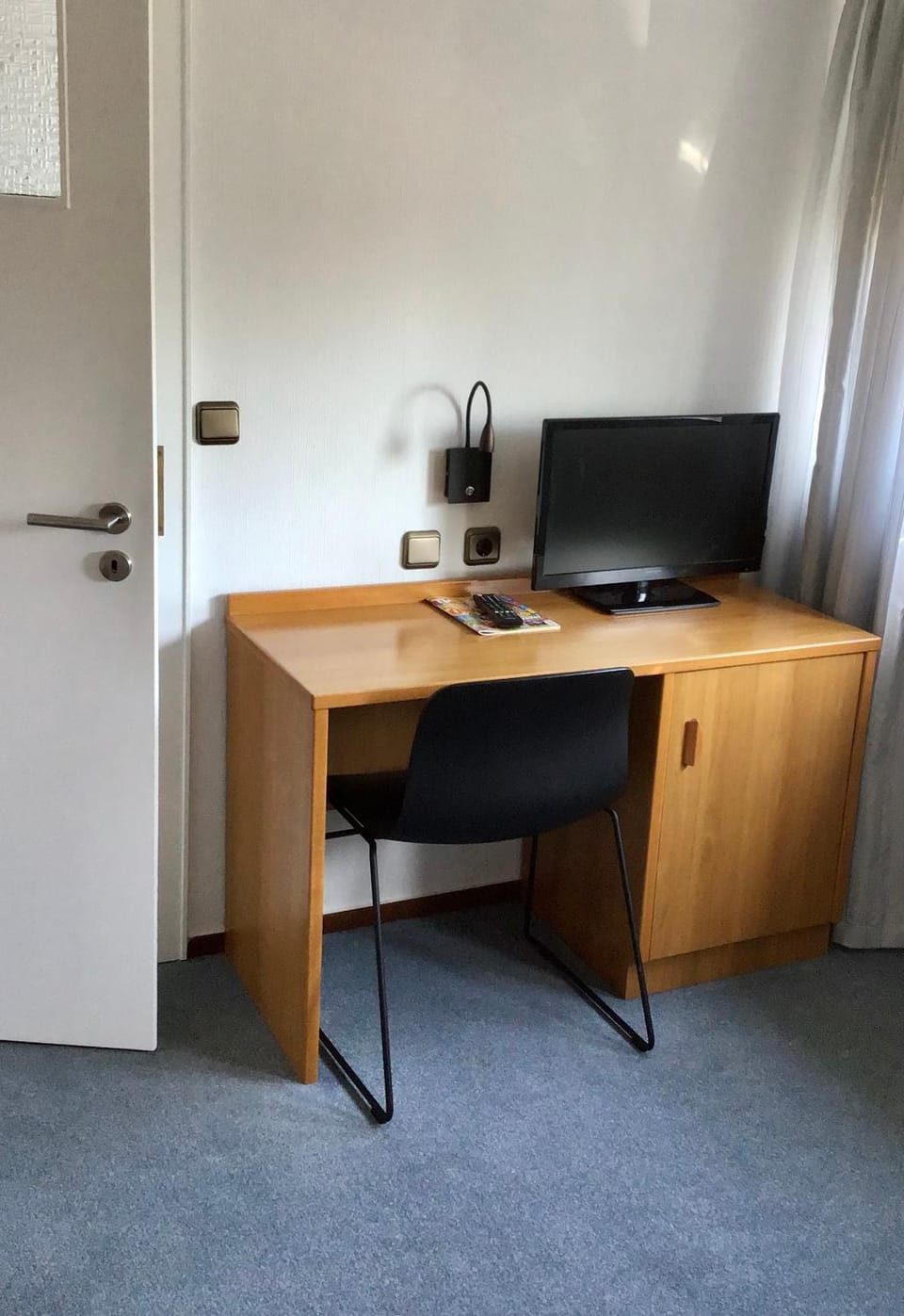 Photo of the whole room