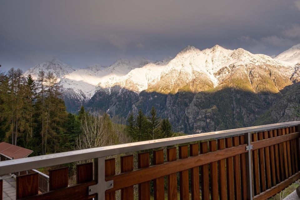 Balcony/Terrace, Mountain view
