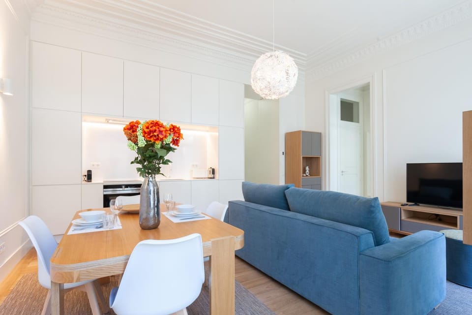 Living room, Dining area