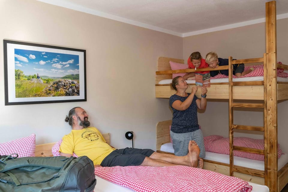 Bed, People, Photo of the whole room, Bedroom, children, group of guests, bunk bed, Family