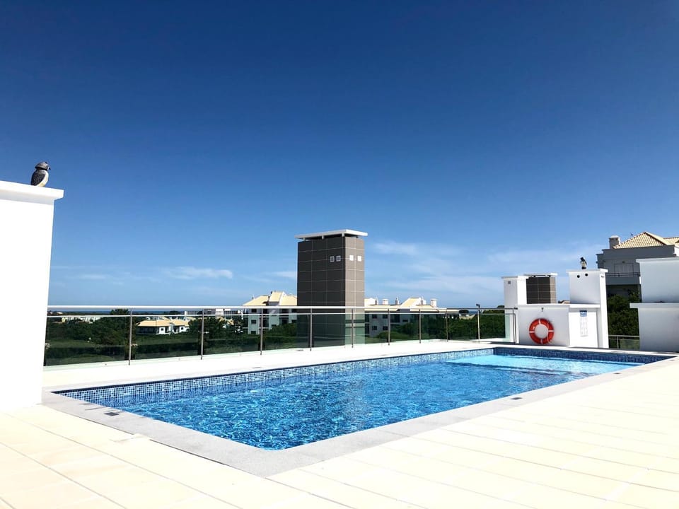 Falesia beach l roof top pool Apartment in Olhos de Água