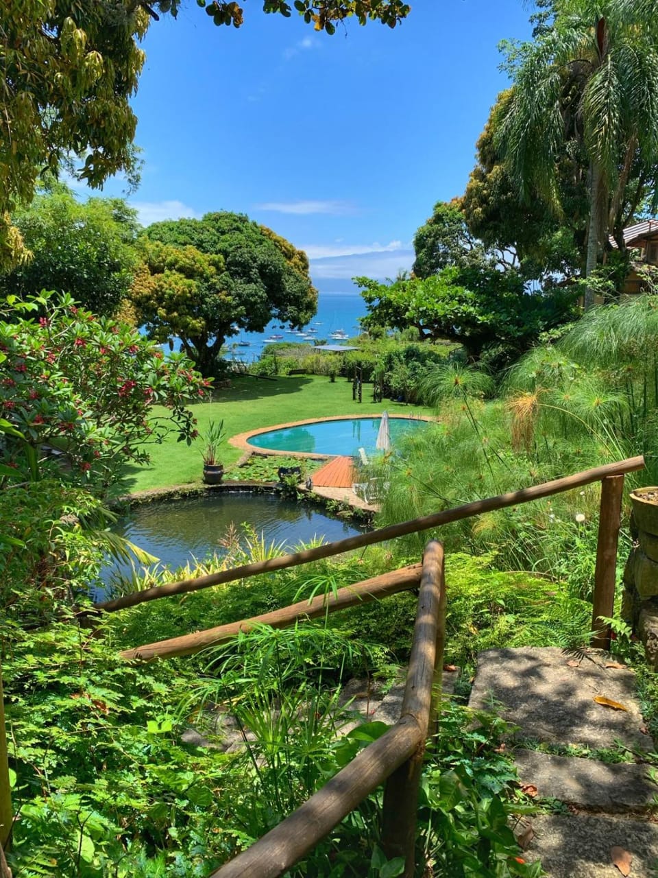 Natural landscape, Garden, Garden, Garden view, Lake view, Sea view, Swimming pool