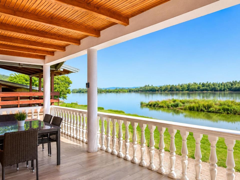 Natural landscape, View (from property/room), Balcony/Terrace, River view