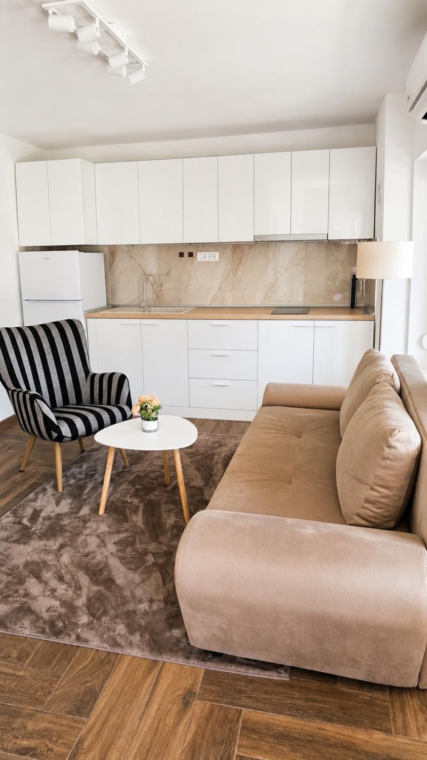 Kitchen or kitchenette, Living room, Seating area, Dining area