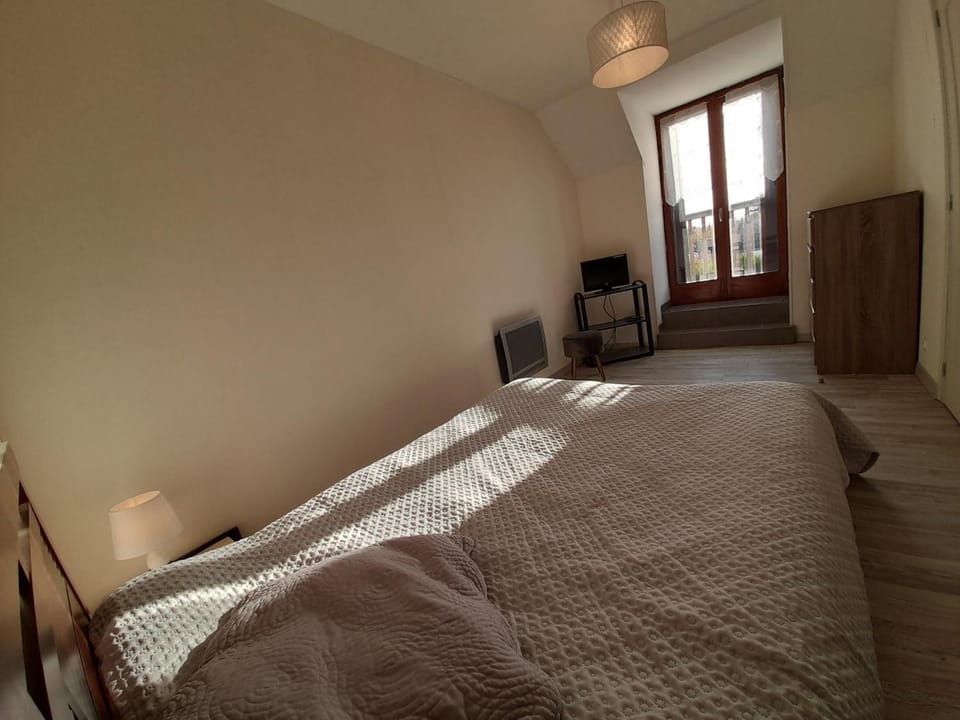 Appartement 2 chambres avec Wi-Fi, proche centre-ville et thermes de La Roche-Posay - FR-1-541-10 Apartment in Nouvelle-Aquitaine