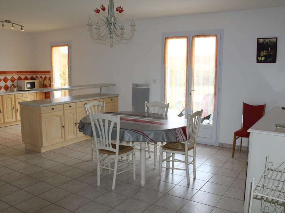 Maison avec Jardin proche Thermes comprenant Lave-linge et Lave-vaisselle - FR-1-541-47 House in Nouvelle-Aquitaine